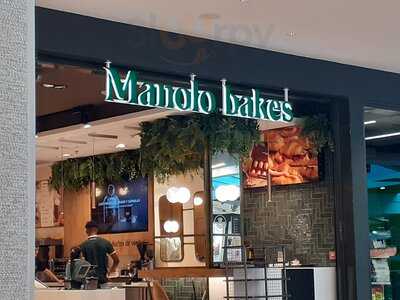 Manolo Bakes