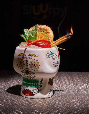 Lía Madrid Cocktail Boutique