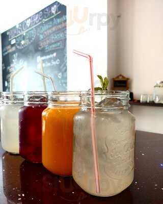 Makis Specialty Coffee Shop