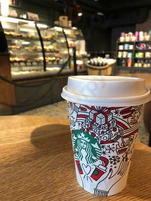 Starbucks Serrano 41 - Photo 7