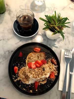 Black & White Coffee Shop