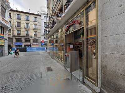 La Chica Yeye - El Restaurante Espectáculo 