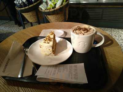 Starbucks Serrano, 100