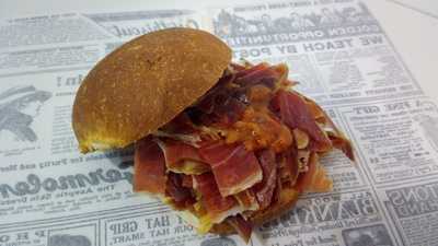 Porkland Bocadillos & Gourmet