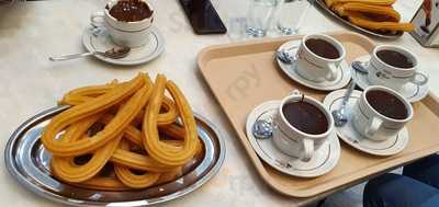 Churrería-chocolatería Las Farolas De La Calle Extremadura