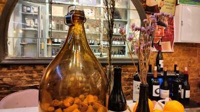 Vinoteca Alvin Cascorro