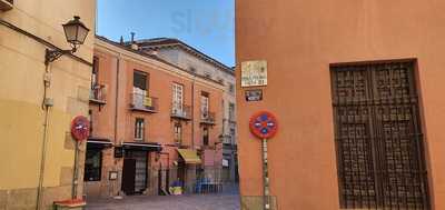 Taberna De Los Cien Vinos