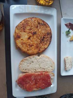 Emyfa Restaurant/bar