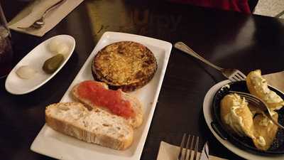 Emyfa Restaurant/bar