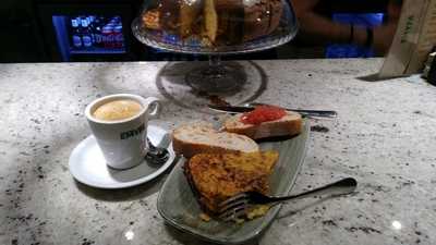 Emyfa Restaurant/bar