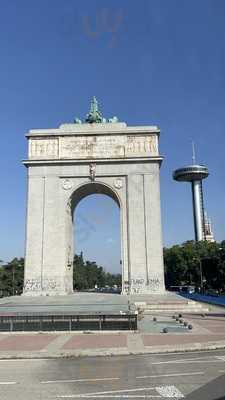 Arcos De Moncloa