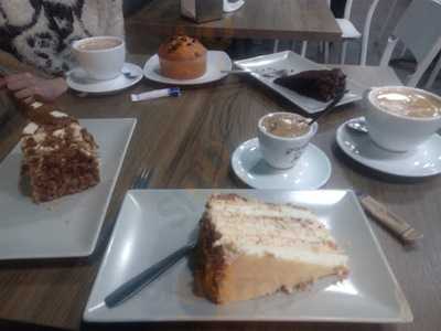 Panines Cafetería Y Pandería