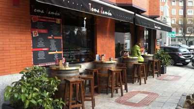 Taberna Toma Jamón