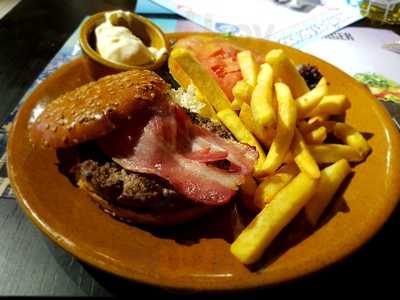 Foster's Hollywood Guzmán El Bueno