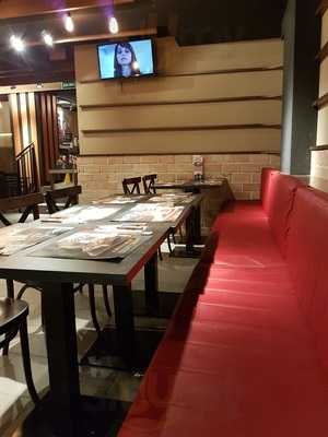 Foster's Hollywood Guzmán El Bueno