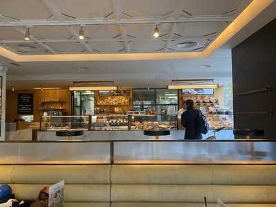 Crustó Bakery Padre Damián