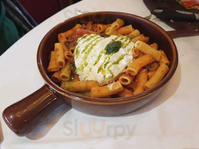 Föehn Show Restaurant And Drinks