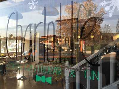 Charlotte Coffee Lounge Gastrobar & Gin