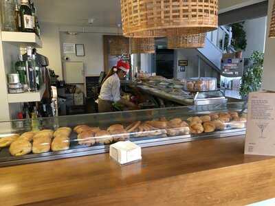 Charlotte Coffee Lounge Gastrobar & Gin