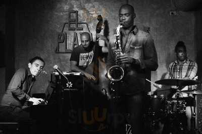 El Plaza Jazz Club
