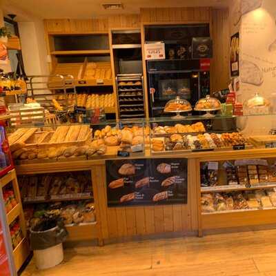 Los Cinco Restaurant & Bakery