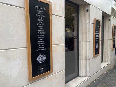 Los Cinco Restaurant & Bakery