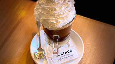 Los Cinco Restaurant & Bakery