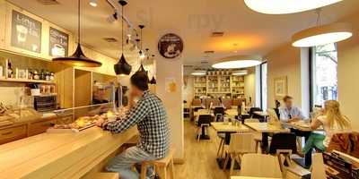 Los Cinco Restaurant & Bakery