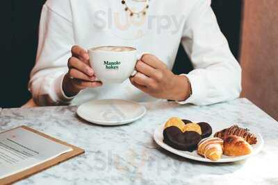 Manolo Bakes