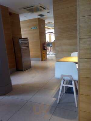 Kfc Cuatro Caminos - Photo 7