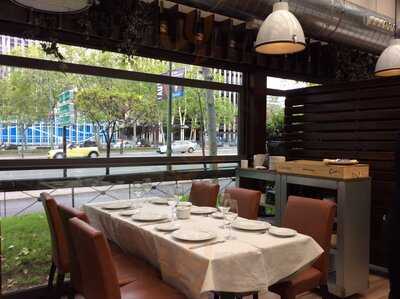 La Divina De Castellana