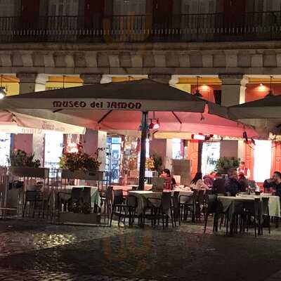 Museo Del Jamón