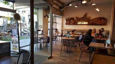 Café & Tapas