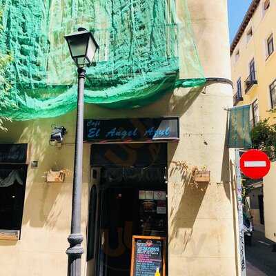 El Angel Azul
