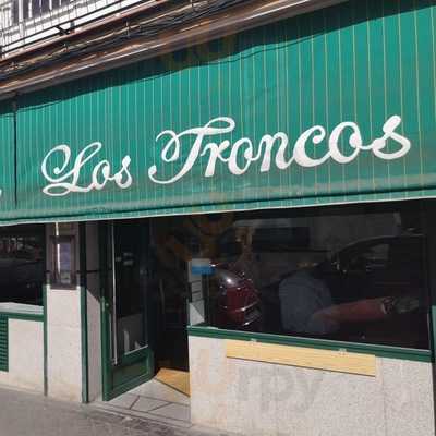 Los Troncos Bar