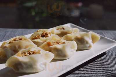 Poco A Poco Café & Bar