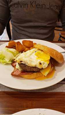 Restaurante El Meson De La Piovera