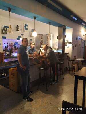 Los Chikis Cerveceria