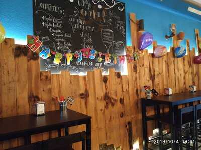 Los Chikis Cerveceria