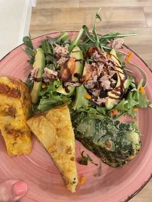 Amici Coffee & Tapes