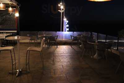 Holi Restaurante Indio Y Cocktail Bar