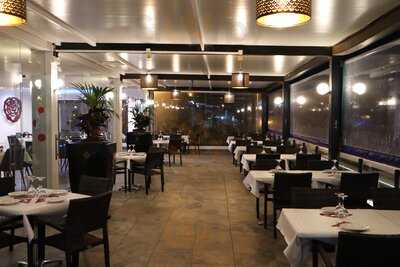 Holi Restaurante Indio Y Cocktail Bar