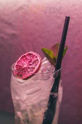 Showroom Food & Drinks