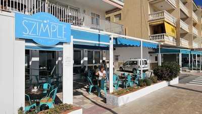 Szimple. Café & Bar