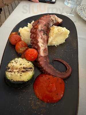 Yucas Mare Restaurant