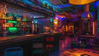 Amalavida Lounge Bar