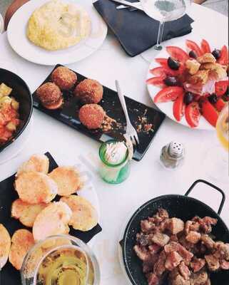 Pepe Y Pepa Vermuteria