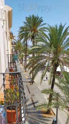 Pepe Y Pepa Vermuteria