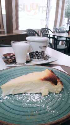 La Negra Coffee & Gastro