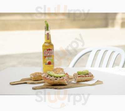 La Negra Coffee & Gastro